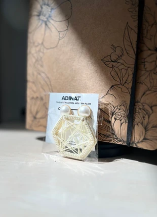 Boucles d’oreilles crème, merk: Fait Main, staat: Nieuw met prijskaartje, € 10,00, € 11,20 inclusief Kopersbescherming