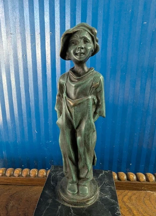 Gavroch Parijs. Beeld van brons .bronzen sculptuur, staat: Heel goed, € 99,00, € 104,65 inclusief Kopersbescherming