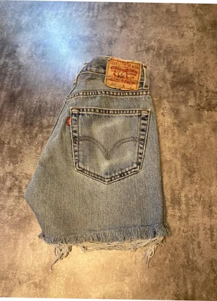 Short Levi's Femme Quality Premium taille XS, merk: Levi's, staat: Heel goed, maat: XS / 34 / 6, € 22,00, € 23,80 inclusief Kopersbescherming
