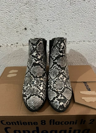 stivaletti bassi tacco fantasia animalier pitonati – n.37, zustand: Sehr gut, größe: 37, 5,00 €, 5,95 € inklusive Vinted-Käuferschutz