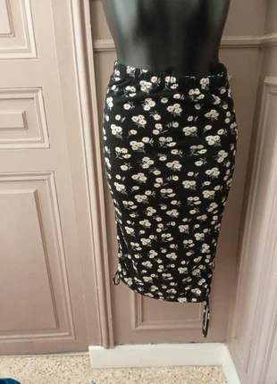 Jupe mi longue Shein Taille 34🌹, marke: Shein, zustand: Sehr gut, größe: XS / 34 / 6, 5,00 €, 5,95 € beinhaltet Vinted-Käuferschutz Pro