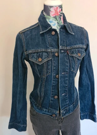 Veste en jean Levis taille S, brand: Levi's, condizioni: Ottime, taglia: S / IT 40 / EU 36, €20.00, €21.70 include la Protezione acquisti