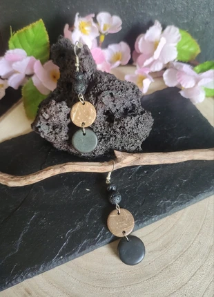 Boucles d'oreilles en pierre de lave et bois de coco, marque: Pierre, état: Neuf sans étiquette, 5,50 €, 6,48 € Protection acheteurs incluse