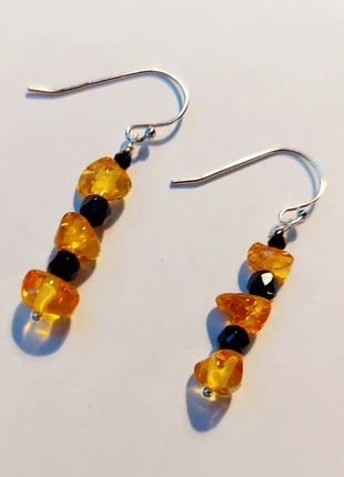 Orecchini in argento 925 e pietre con ambra naturale e onice nera sfaccettata, brand: Argento, condizioni: Nuovo senza cartellino, €9.00, €10.15 include la Protezione acquisti