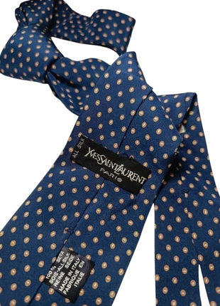 Cravatta Yves Saint Laurent vintage larga 9 cm pura seta microfantasia blu e marrone, brand: Yves Saint Laurent, condizioni: Ottime, €15.00, €16.45 include la Protezione acquisti Pro