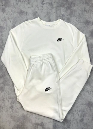 Ensemble survêtement Nike blanc pantalon jogging taille S et sweat taille XS mixte, marke: Nike, zustand: Sehr gut, größe: XS, 45,00 €, 47,95 € beinhaltet Vinted-Käuferschutz Pro