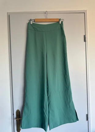 Pantalon stradivarius, merk: Stradivarius, staat: Heel goed, maat: S / 36 / 8, € 3,00, € 3,85 inclusief Kopersbescherming