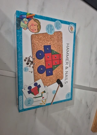 Jeux de clous et marteau, marke: universe, zustand: Sehr gut, größe: 4 Jahre / 104, 5,00 €, 5,95 € inklusive Vinted-Käuferschutz