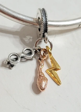 Charm Harry potter occhiali scopa e fulmine, merk: Harry Potter, staat: Nieuw zonder prijskaartje, € 40,00, € 42,70 inclusief Kopersbescherming