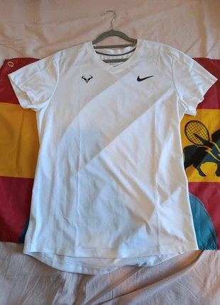 Maillot Rafa Nadal, merk: Nike, staat: Heel goed, maat: M, € 27,00, € 29,05 inclusief Kopersbescherming