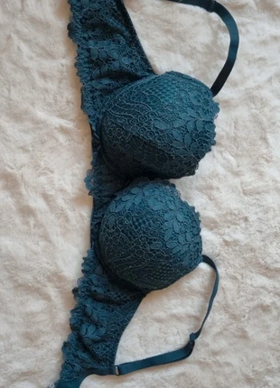 🌸 Soutien-gorge dentelle vert canard – Taille 85E Etam, marque: Etam, état: Très bon état, taille: 85E, 5,00 €, 5,95 € Protection acheteurs incluse