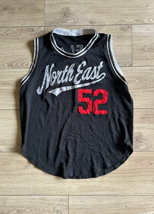 Maillot haut de basket noir North East Nela n°52 – Style vintage, état: Bon état, taille: M, 1,50 €, 2,28 € Protection acheteurs incluse