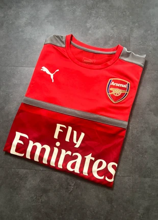 Maillot de foot rouge arsenal - très bon état - taille M, brand: Arsenal, condition: Very good, size: M, €19.00, €20.65 includes Buyer Protection Pro