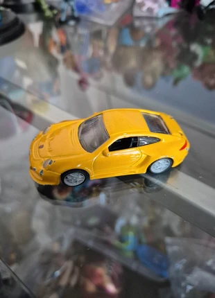 Porsche 911 GT2 couleur jaune moutarde Bburago Burago, marke: Bburago, zustand: Zufriedenstellend, größe: Einheitsgröße, 2,99 €, 3,84 € beinhaltet Vinted-Käuferschutz Pro
