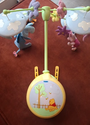 Musicmobiel voor ledikantje of box, merk: Tomy, staat: Heel goed, maat: 3-6 maanden / 62 cm, € 10,00, € 11,20 inclusief Kopersbescherming