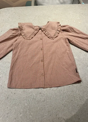 Blouse 10 - 12 jaar : heel goede staat, merk: DAILY BRAT, staat: Heel goed, maat: 11 jaar / 146 cm, € 15,00, € 16,45 inclusief Kopersbescherming