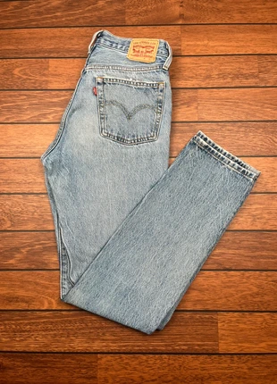 Jean Levis 501 Prenium bleu clair - W27 L32 FR36 Taille S, marque: Levi's, état: Très bon état, taille: S / 36 / 8, 25,00 €, 26,95 € Protection acheteurs incluse