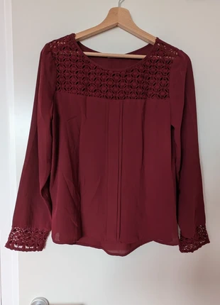 👚 Maroon Blouse with Lace Details – Elegant & Feminine, marke: ORSAY, zustand: Sehr gut, größe: S / 36 / 8, 2,00 €, 2,80 € inklusive Vinted-Käuferschutz