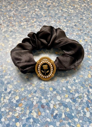 Chouchou cheveux noir médaillon rose dorée, brand: Boutique indépendante, condition: Very good, €5.00, €5.95 includes Buyer Protection