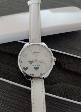 🕒 Reloj de pulsera blanco con detalles únicos – Ideal para regalo, merk: Geneva, staat: Heel goed, maat: Universele maat, € 3,99, € 4,89 inclusief Kopersbescherming