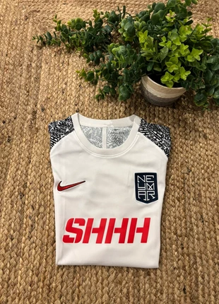 Maillot Nike Neymar, marca: Nike, estado: Muito bom, tamanho: L, €11.99, €13.29 inclui Proteção do Comprador