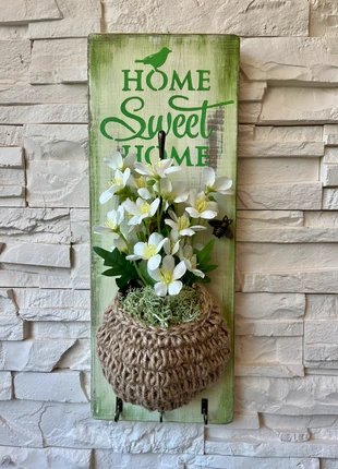 Balda de madera decapada floral con colgador llaves ( Alto 40cm x Ancho 15cm x Grosor 2cm), estado: Muy bueno, 12,50 €, 13,83 € Protección al comprador incluida