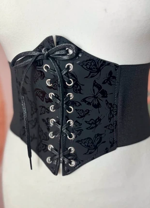 Schwarzer Corset Gürtel mit Schnürung & Schmetterlings-Print Statement Piece, brand: Sonstiges, condizioni: Ottime, taglia: 65 cm, €16.00, €17.50 include la Protezione acquisti