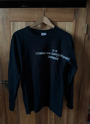 longsleeve supreme comme des garçons, marque: Supreme x Comme des Garçons, état: Très bon état, taille: M, 160,00 €, 168,70 € Protection acheteurs incluse