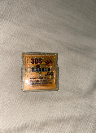 🟡 R4 Gold 3DS (2013) Flashcard per Nintendo DS/3DS, marque: Nintendo, état: Très bon état, 15,00 €, 16,45 € Protection acheteurs incluse