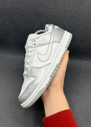 Nike Dunk Low cuir blanc argenté 38 (is3689), marque: Nike, état: Très bon état, taille: 38, 75,00 €, 79,45 € Protection acheteurs (Pro) incluse
