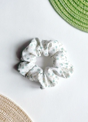 chouchou scrunchie mousseline fleuri, marque: Creatrice, état: Neuf sans étiquette, 1,80 €, 2,59 € Protection acheteurs incluse