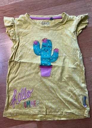 Gelbes Tshirt mit weißen Punkten und Kaktus-Druckerei (Sigikid), marke: Sigikid, zustand: Zufriedenstellend, größe: 6 Jahre / 116, 2,00 €, 2,80 € inklusive Vinted-Käuferschutz