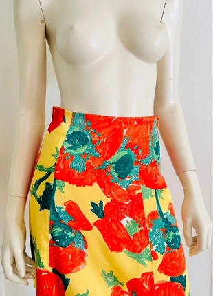 Moschino Cheap & Chic couture Vintage Mini Skirt Floral Yellow Red Tulip Paint IT 42 S, marke: Moschino, zustand: Sehr gut, größe: S / 36 / 8, 329,00 €, 346,15 € inklusive Vinted-Käuferschutz