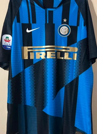 Inter 20th Anniversary Jersey 18/19, brand: Nike, condizioni: Nuovo con cartellino, taglia: XL, €55.00, €58.45 include la Protezione acquisti