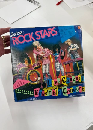 Barbie rock stars live concert NRFB, merk: Mattel, staat: Nieuw zonder prijskaartje, maat: Universeel, € 80,00, € 84,70 inclusief Kopersbescherming