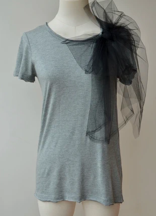 Red Valentino camiseta gris con lazo de tul Talla S, marca: Red Valentino, estado: Muy bueno, tamaño: S / 36 / 8, 89,00 €, 94,15 € Protección al comprador incluida