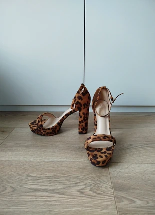 Zapatos de tacones, marca: Alta Moda, estado: Muy bueno, tamaño: 39, 7,00 €, 8,05 € Protección al comprador incluida