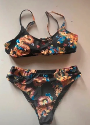 Bikini nero a fiori con slip a vita alta Shein, brand: Shein, condizioni: Nuovo senza cartellino, taglia: L / IT 44 / EU 40, €6.00, €7.00 include la Protezione acquisti