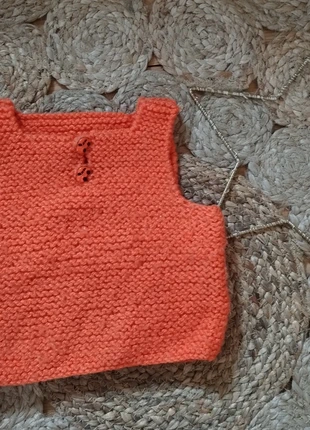 Pull sans manches fait main, marke: Fait Main, zustand: Sehr gut, größe: 6-9 Monate / 68, 1,00 €, 1,75 € inklusive Vinted-Käuferschutz