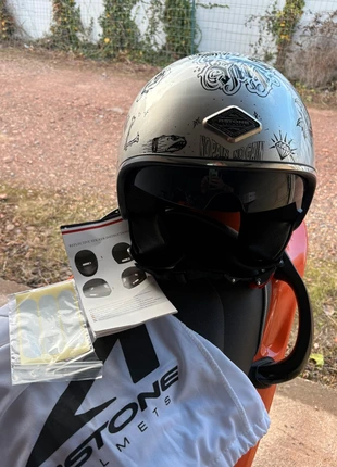 Casque Jet Helmet, marque: MT Helmets, état: Neuf sans étiquette, 55,00 €, 58,45 € Protection acheteurs incluse