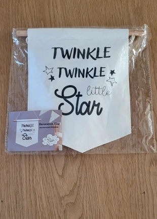 Hangertje voor op babykamer, marque: little star, état: Neuf sans étiquette, 2,00 €, 2,80 € Protection acheteurs incluse
