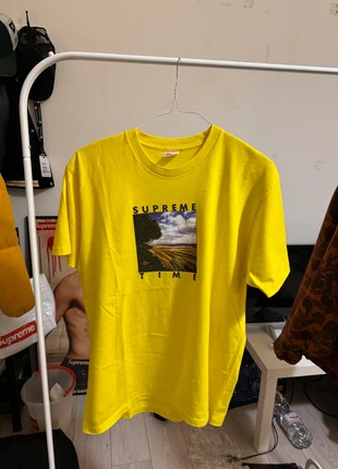 supreme time yellow t-shirt, marke: Supreme, zustand: Sehr gut, größe: L, 40,00 €, 42,70 € inklusive Vinted-Käuferschutz