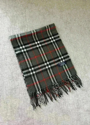 Écharpe Burberry gris foncés, brand: Burberry, condition: Very good, €45.00, €47.95 includes Buyer Protection Pro