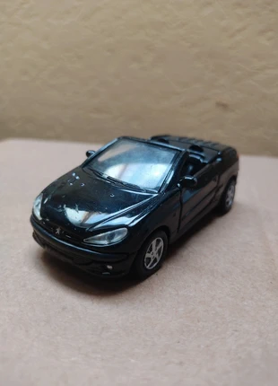 Peugeot 206CC, marke: Maisto, zustand: Sehr gut, 4,50 €, 5,43 € inklusive Vinted-Käuferschutz