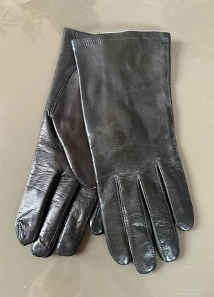 Gants cuir T7 neuf sans étiquette Maison Fabre, brand: Maison Fabre, condizioni: Nuovo senza cartellino, taglia: 7, €49.00, €52.15 include la Protezione acquisti