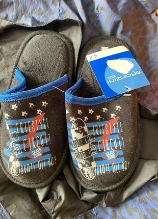 Pantoufles enfants, marque: Bronzini, état: Neuf avec étiquette, taille: 30, 2,99 €, 3,84 € Protection acheteurs incluse