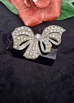 Broche vintage en nœud argenté et brillants incrustés, marque: Vintage Chic, état: Bon état, 6,99 €, 8,04 € Protection acheteurs (Pro) incluse