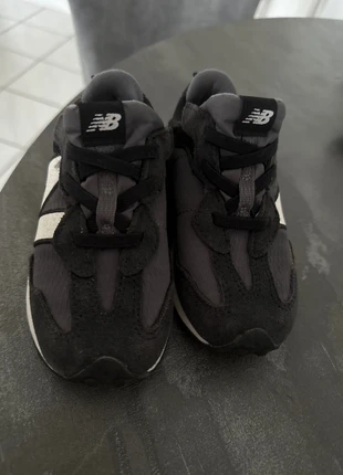 New balance sneakers kids, marca: New Balance, estado: Muito bom, tamanho: 26, €20.00, €21.70 inclui Proteção do Comprador