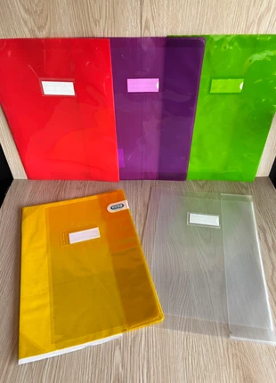 Lot de 5 protège-cahiers A4, marca: neufs, estado: Novo sem etiquetas, €1.00, €1.75 inclui Proteção do Comprador