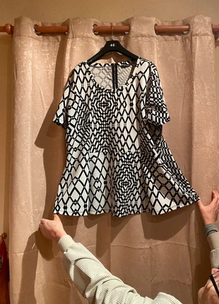 Top péplum, brand: MS Mode, condizioni: Ottime, taglia: 7XL / IT 58 / EU 54, €14.00, €15.40 include la Protezione acquisti